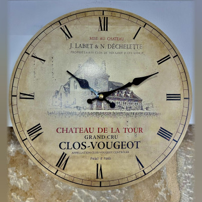 Wandklok met wijnetiket Clos Vougeot, Château de la Tour